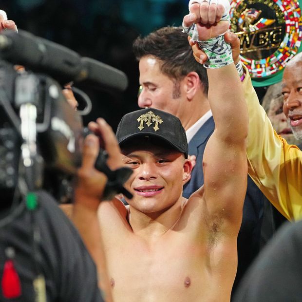 Isaac 'Pitbull' Cruz luego de un combate de boxeo